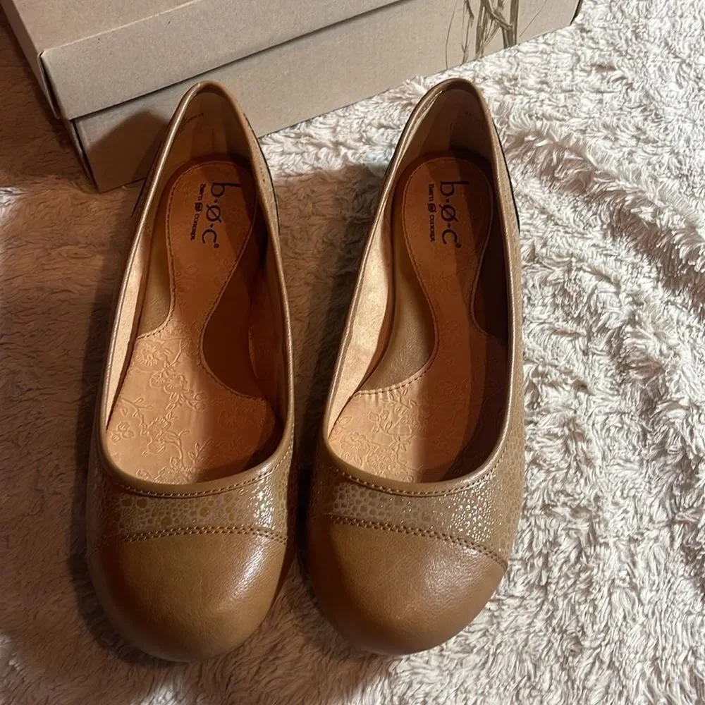 Boc tan flats size 10 M